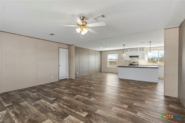 190 Branding Iron Trail, Lockhart, TX 78644