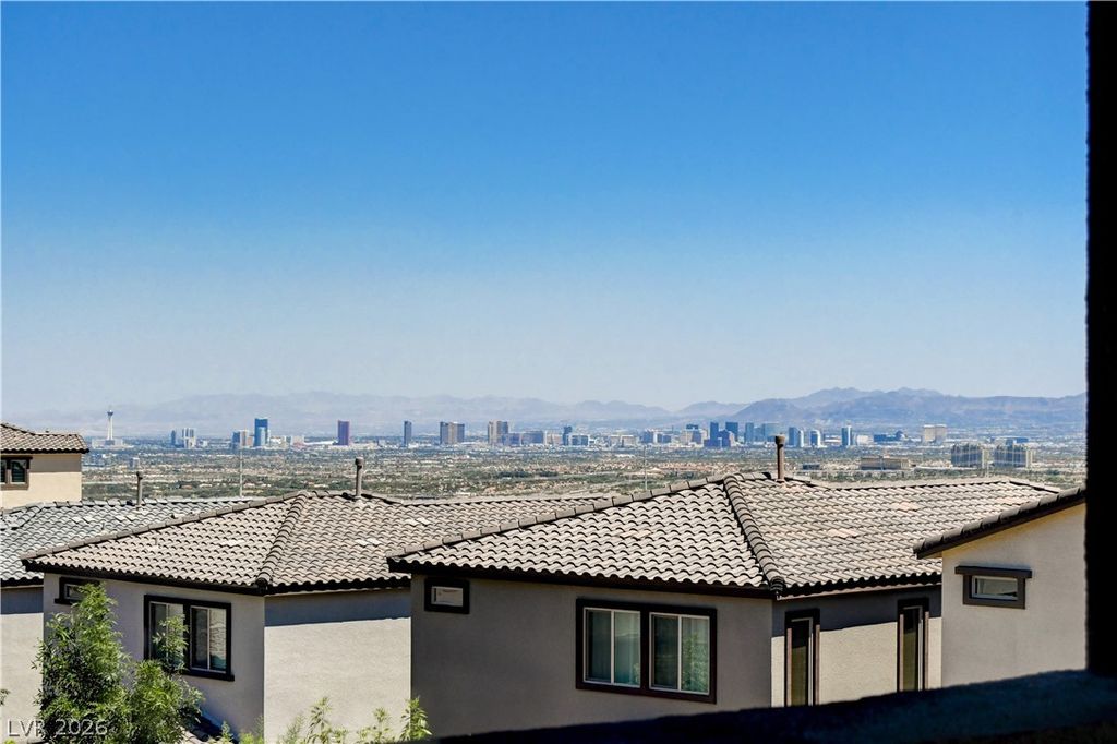 11627 Desert Hollow Avenue, Las Vegas, NV 89138 — photo 2