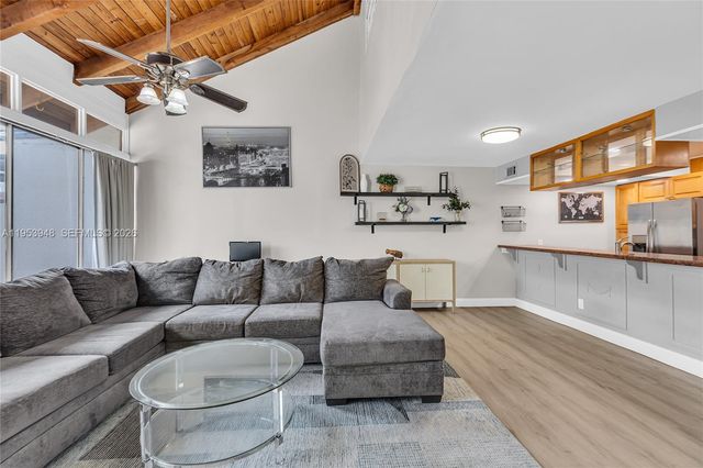 1551 NW 113th Ave, Pembroke Pines, FL 33026