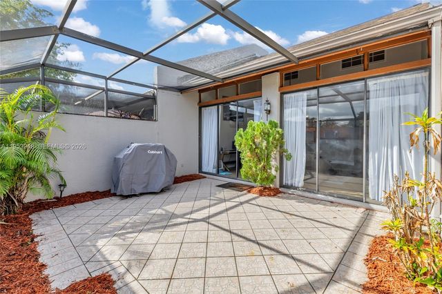 1551 NW 113th Ave, Pembroke Pines, FL 33026