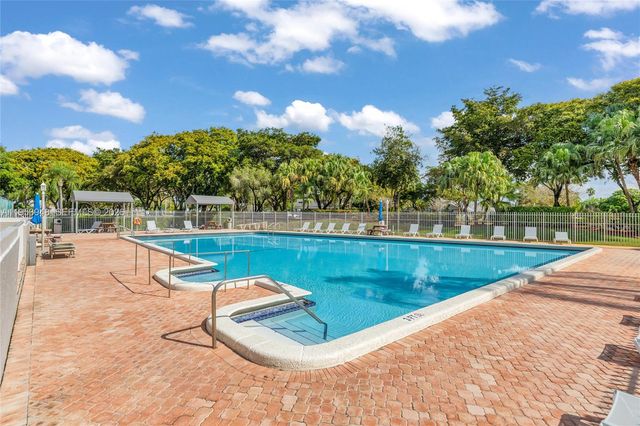 1551 NW 113th Ave, Pembroke Pines, FL 33026