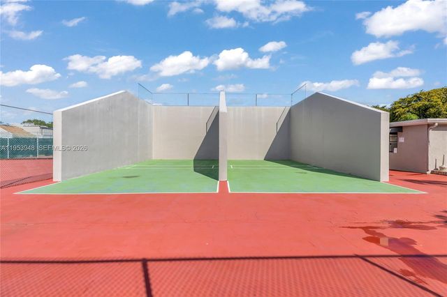 1551 NW 113th Ave, Pembroke Pines, FL 33026