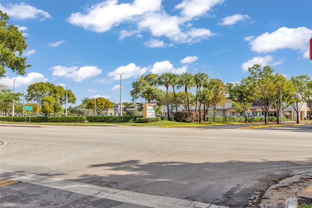 1551 NW 113th Ave, Pembroke Pines, FL 33026