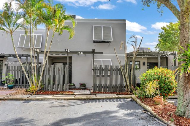 1551 NW 113th Ave, Pembroke Pines, FL 33026