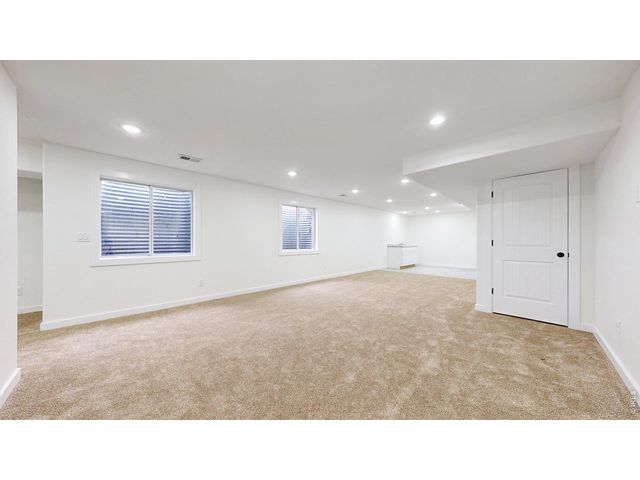 5207 W 2nd St, Greeley, CO 80634