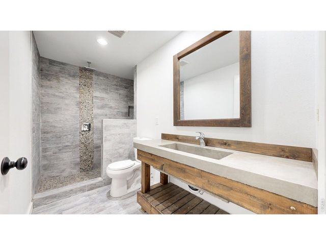 5207 W 2nd St, Greeley, CO 80634