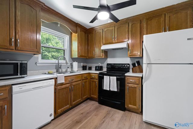 195 Widow Hornbuckle Road, New Market, AL 35761