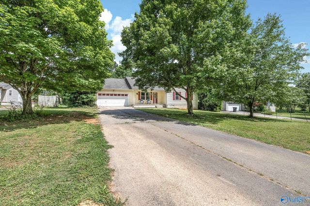 195 Widow Hornbuckle Road, New Market, AL 35761