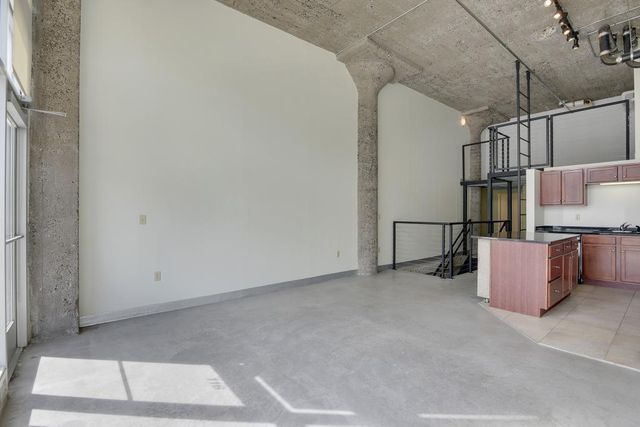 521 S 7th Street 116, Minneapolis, MN 55415