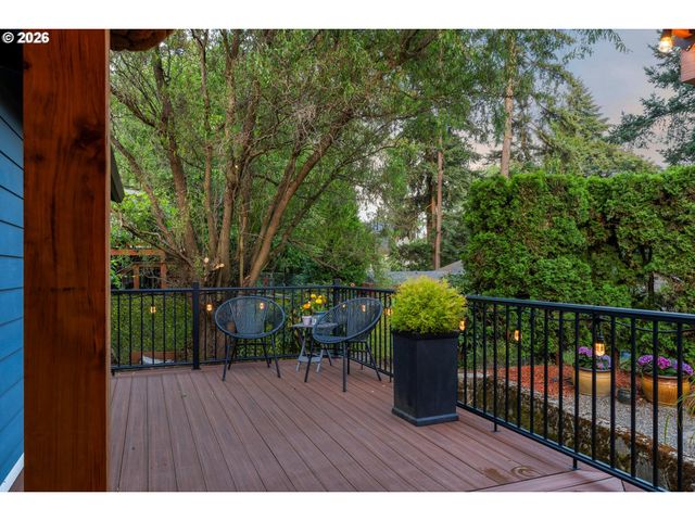 2130 Sw MARIGOLD St, Portland, OR 97219