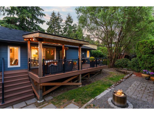 2130 Sw MARIGOLD St, Portland, OR 97219