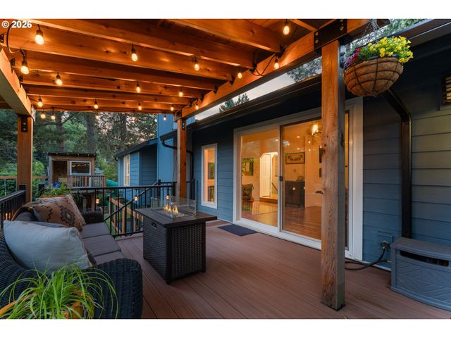2130 Sw MARIGOLD St, Portland, OR 97219