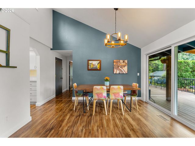 2130 Sw MARIGOLD St, Portland, OR 97219