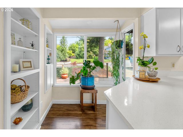 2130 Sw MARIGOLD St, Portland, OR 97219
