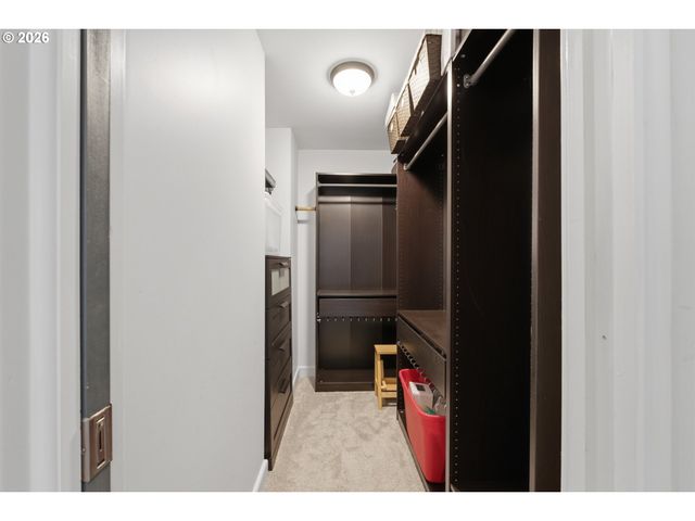 2130 Sw MARIGOLD St, Portland, OR 97219