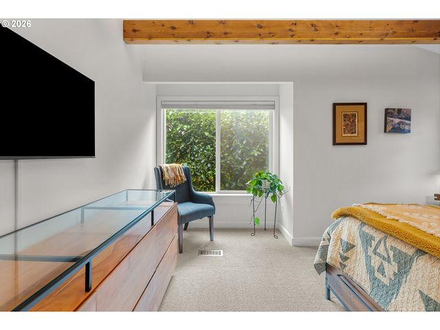 2130 Sw MARIGOLD St, Portland, OR 97219