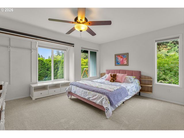 2130 Sw MARIGOLD St, Portland, OR 97219