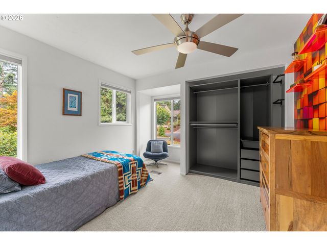 2130 Sw MARIGOLD St, Portland, OR 97219