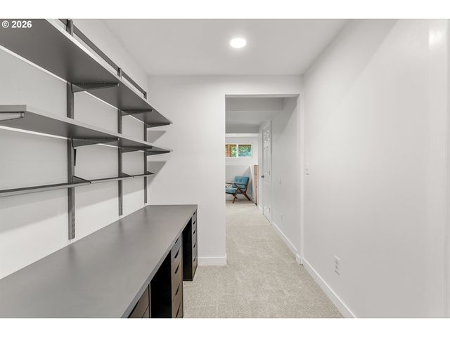2130 Sw MARIGOLD St, Portland, OR 97219