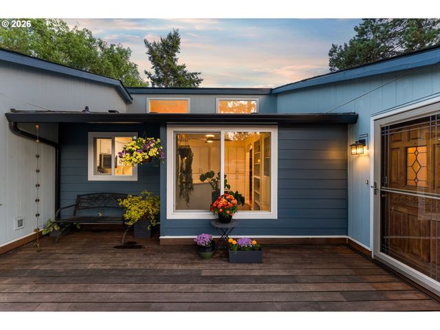 2130 Sw MARIGOLD St, Portland, OR 97219