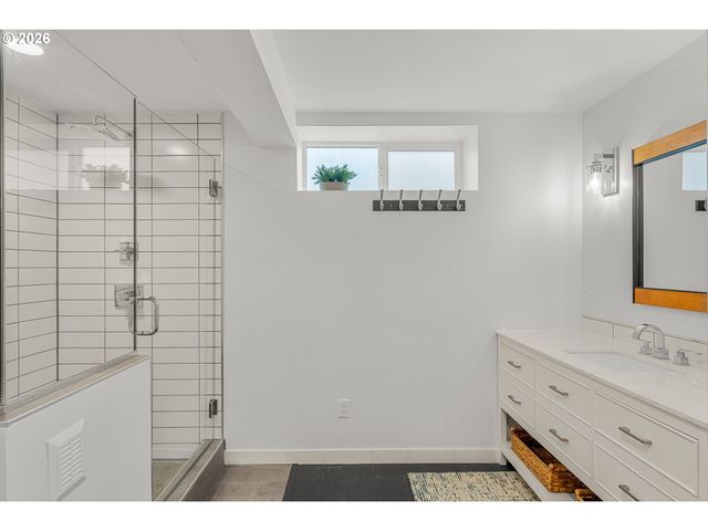 2130 Sw MARIGOLD St, Portland, OR 97219