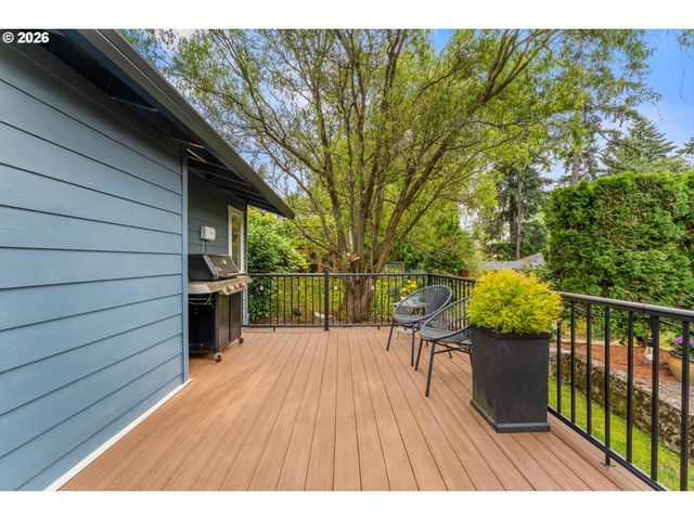 2130 Sw MARIGOLD St, Portland, OR 97219