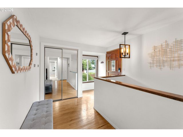 2130 Sw MARIGOLD St, Portland, OR 97219