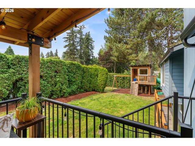 2130 Sw MARIGOLD St, Portland, OR 97219