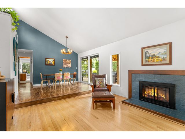 2130 Sw MARIGOLD St, Portland, OR 97219