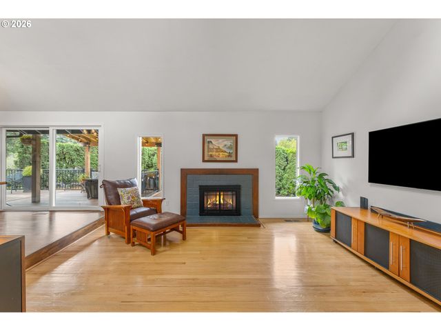 2130 Sw MARIGOLD St, Portland, OR 97219