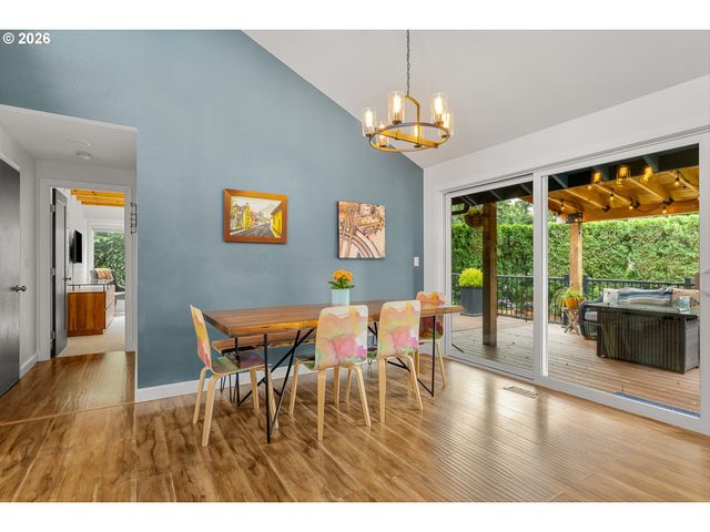2130 Sw MARIGOLD St, Portland, OR 97219