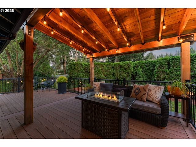 2130 Sw MARIGOLD St, Portland, OR 97219