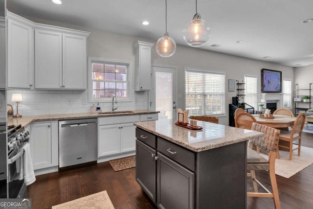 21 McGregor Cove, Newnan, GA 30265