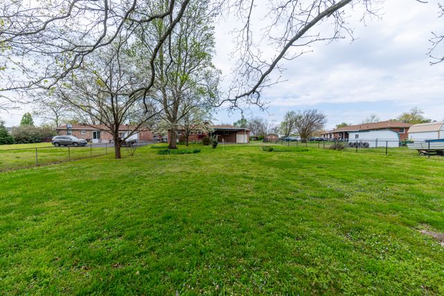 117 Elnora Dr, Hendersonville, TN 37075