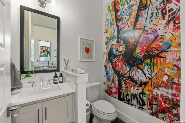 825 N Saint Marys St Unit 301, San Antonio, TX 78205