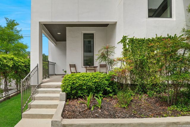 825 N Saint Marys St Unit 301, San Antonio, TX 78205