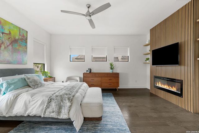 825 N Saint Marys St Unit 301, San Antonio, TX 78205