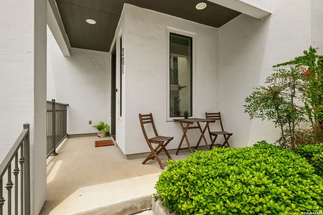 825 N Saint Marys St Unit 301, San Antonio, TX 78205