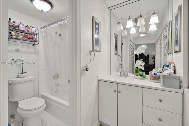 1755 W 60th Street D204, Hialeah, FL 33012