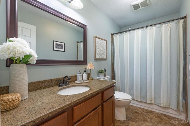 7057 Howard Rd, Franklin Twp, OH 45005