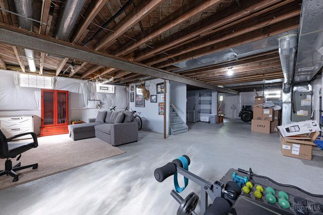 7057 Howard Rd, Franklin Twp, OH 45005