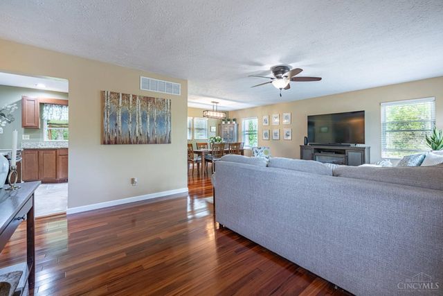 7057 Howard Rd, Franklin Twp, OH 45005
