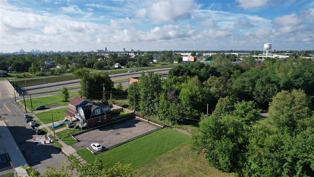 13473 Goddard Street, Detroit, MI 48212