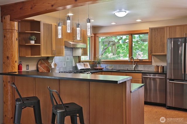 19424 SR 525, Freeland, WA 98249