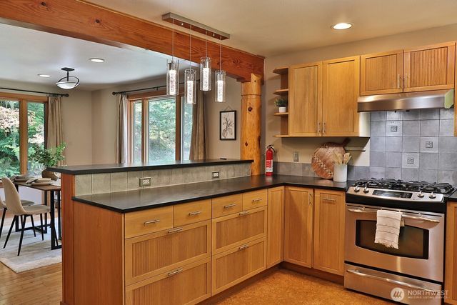 19424 SR 525, Freeland, WA 98249