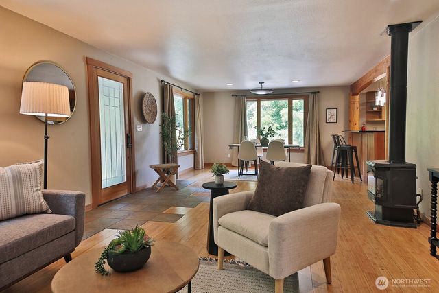 19424 SR 525, Freeland, WA 98249