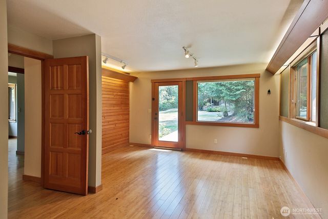 19424 SR 525, Freeland, WA 98249