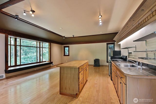19424 SR 525, Freeland, WA 98249