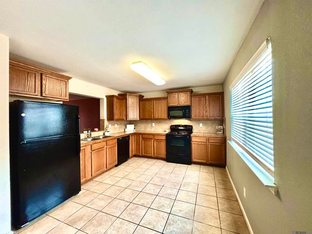 9317 Folsom, Denham Springs, LA 70769