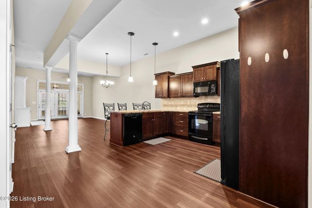 8904 Sidney Way, Louisville, KY 40291